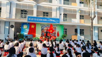 ĐỪNG CHỈ LƯỚT QUA, HÃY “CHẠM” ĐỂ ĐỒNG HÀNH!